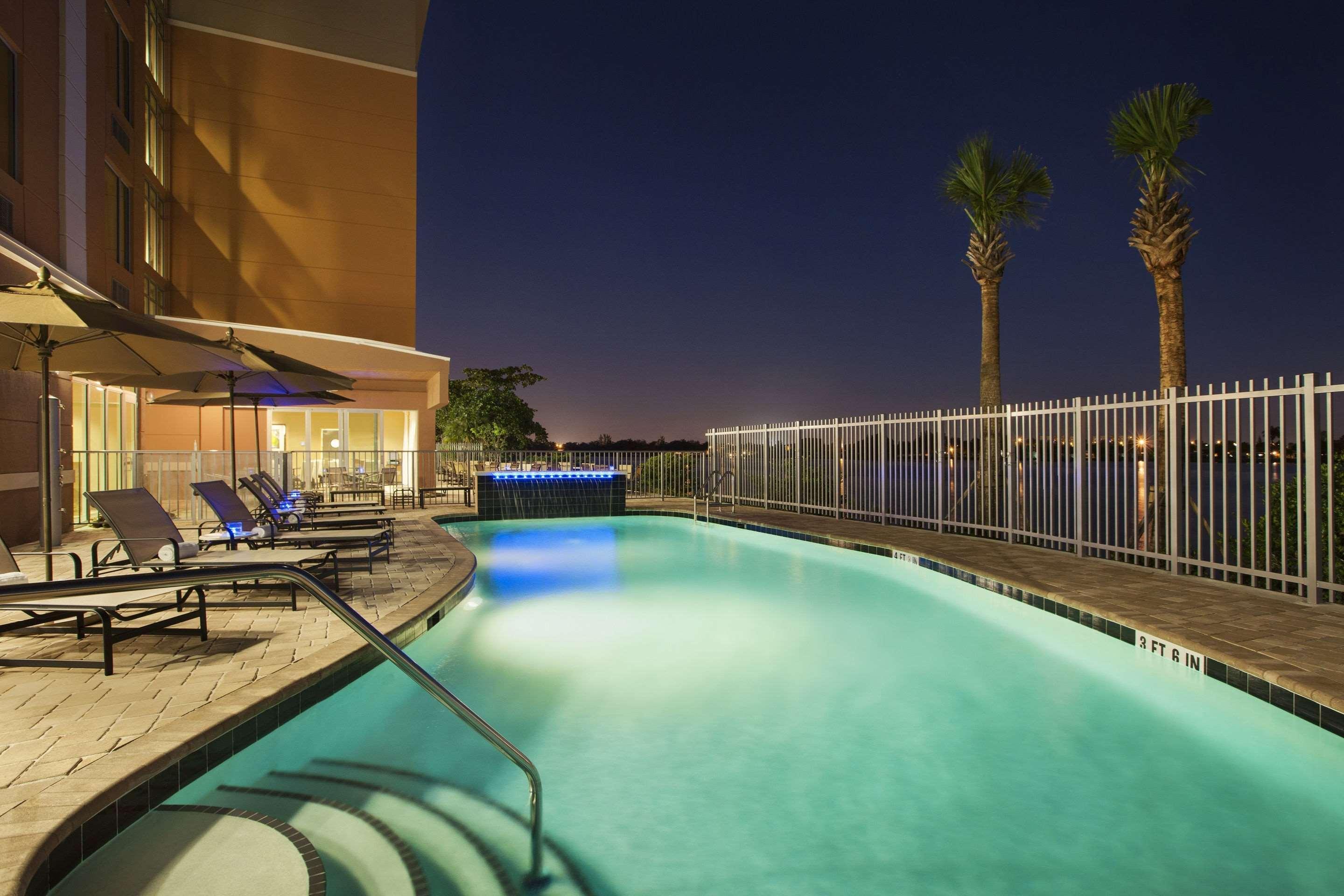 Cambria Hotel Miami Airport - Blue Lagoon Bagian luar foto